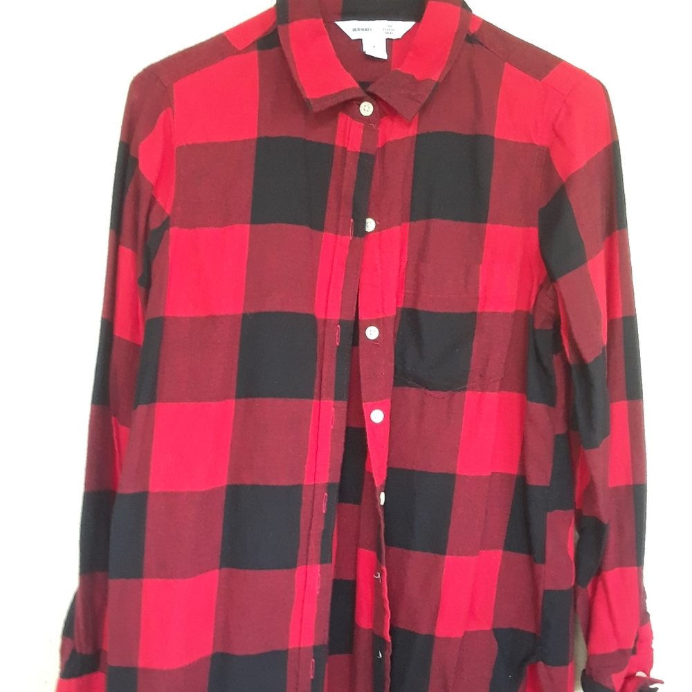 Old Navy buffalo plaid button down shirt